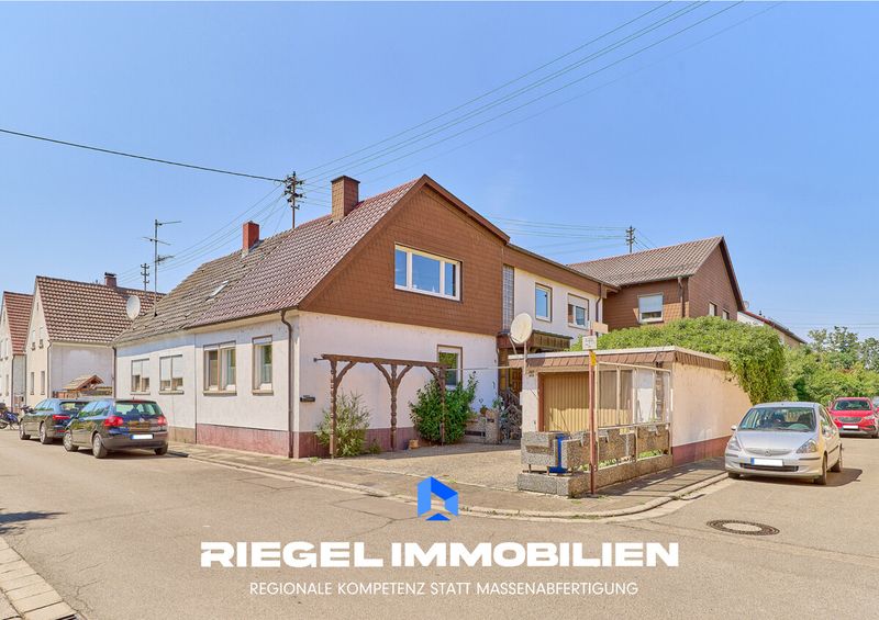 Sie hier? Wir auch! Großzügige DHH als Zweifamilienhaus genutzt mit Innenhof, Freisitz und Garage